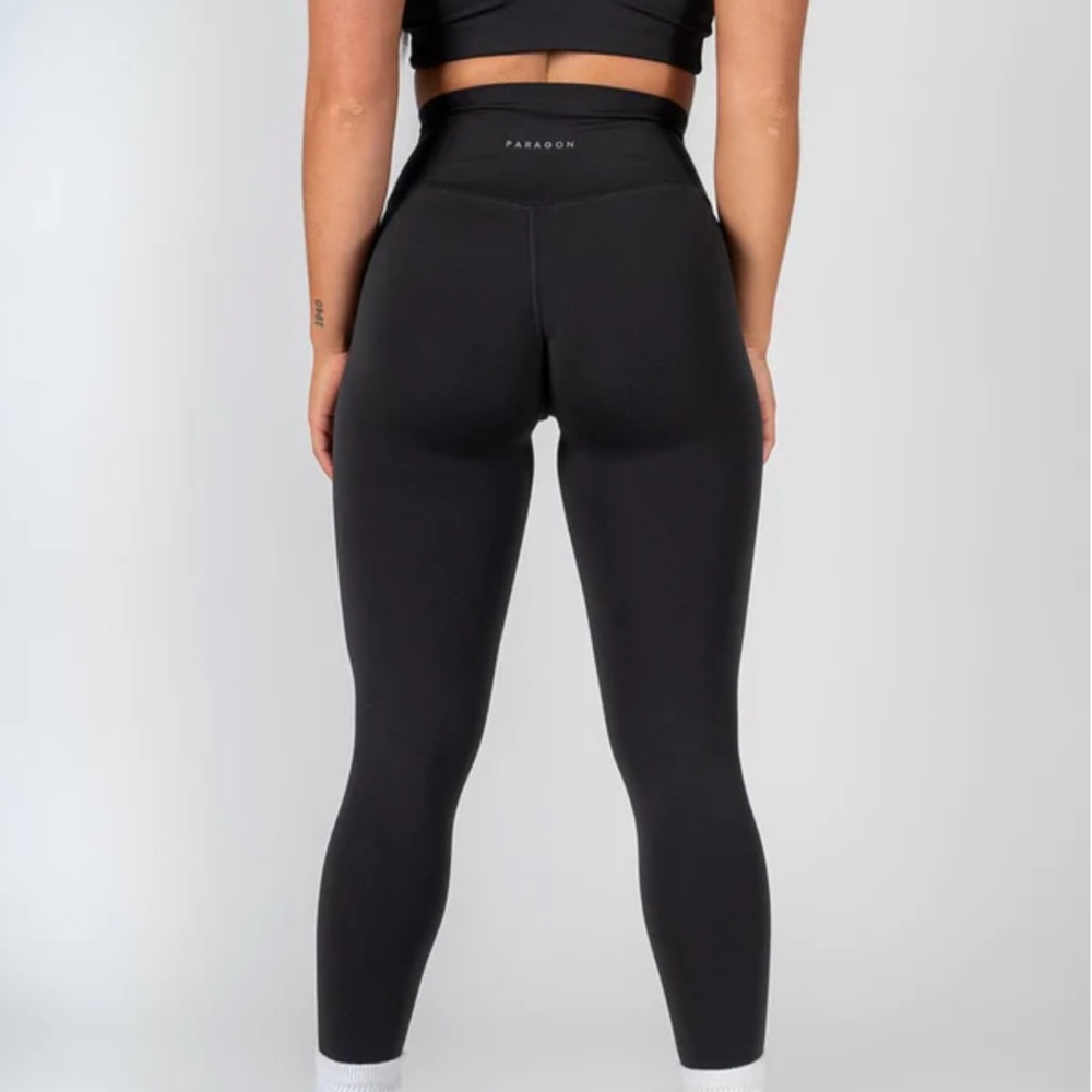 NWT Paragon sculptseam naked legging 25”